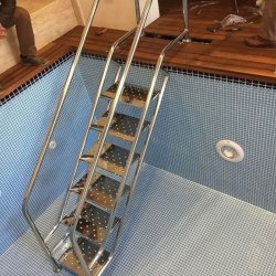 Havuz Paslanmaz Derin Tip Özel Korkuluklu Merdiven